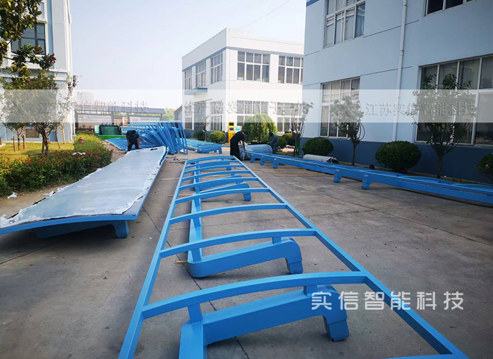 公交候车亭：城市公共空间的功能升级与人性化设计趋势